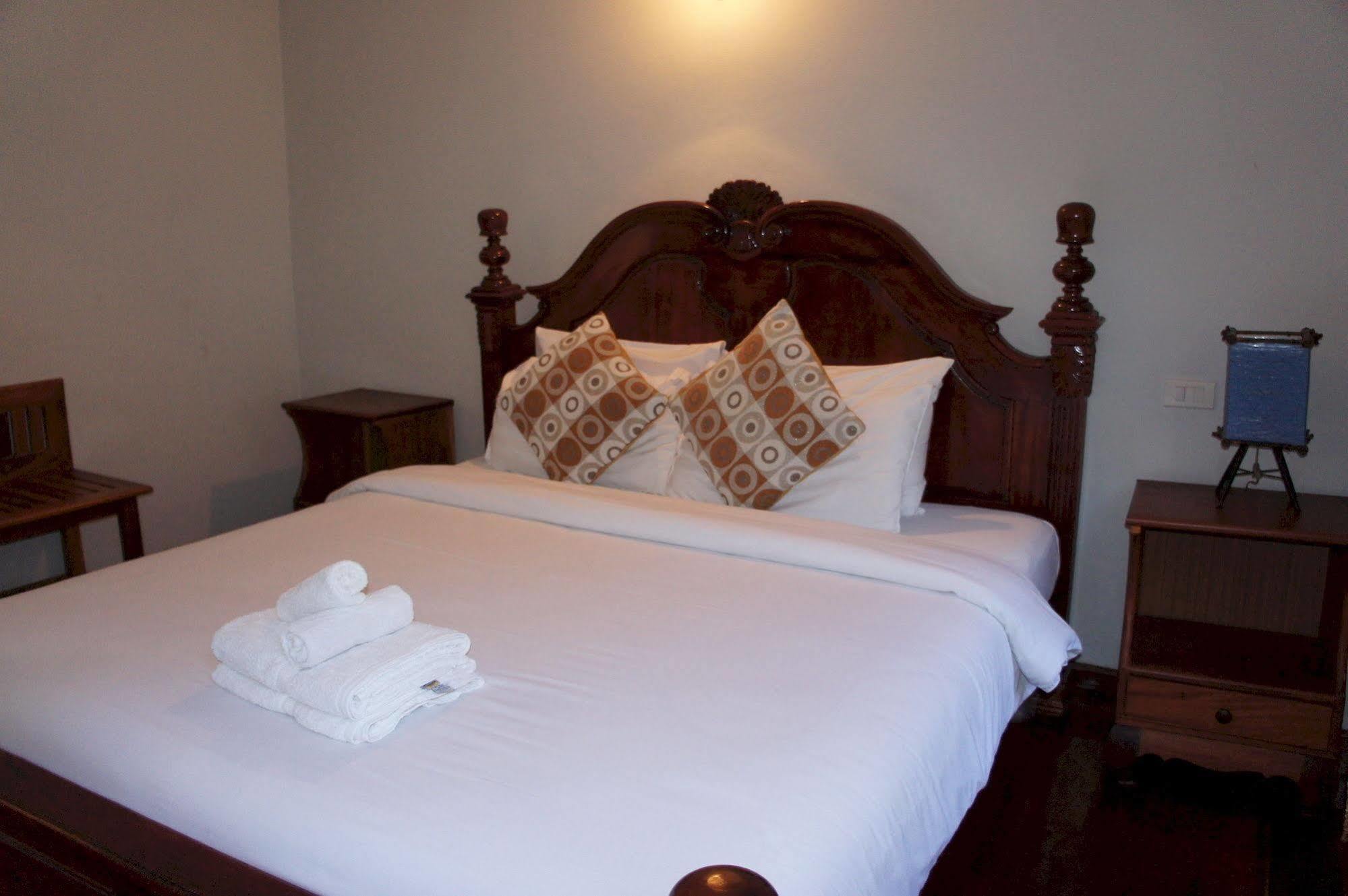 Phounsab Guesthouse Luang Prabang Esterno foto