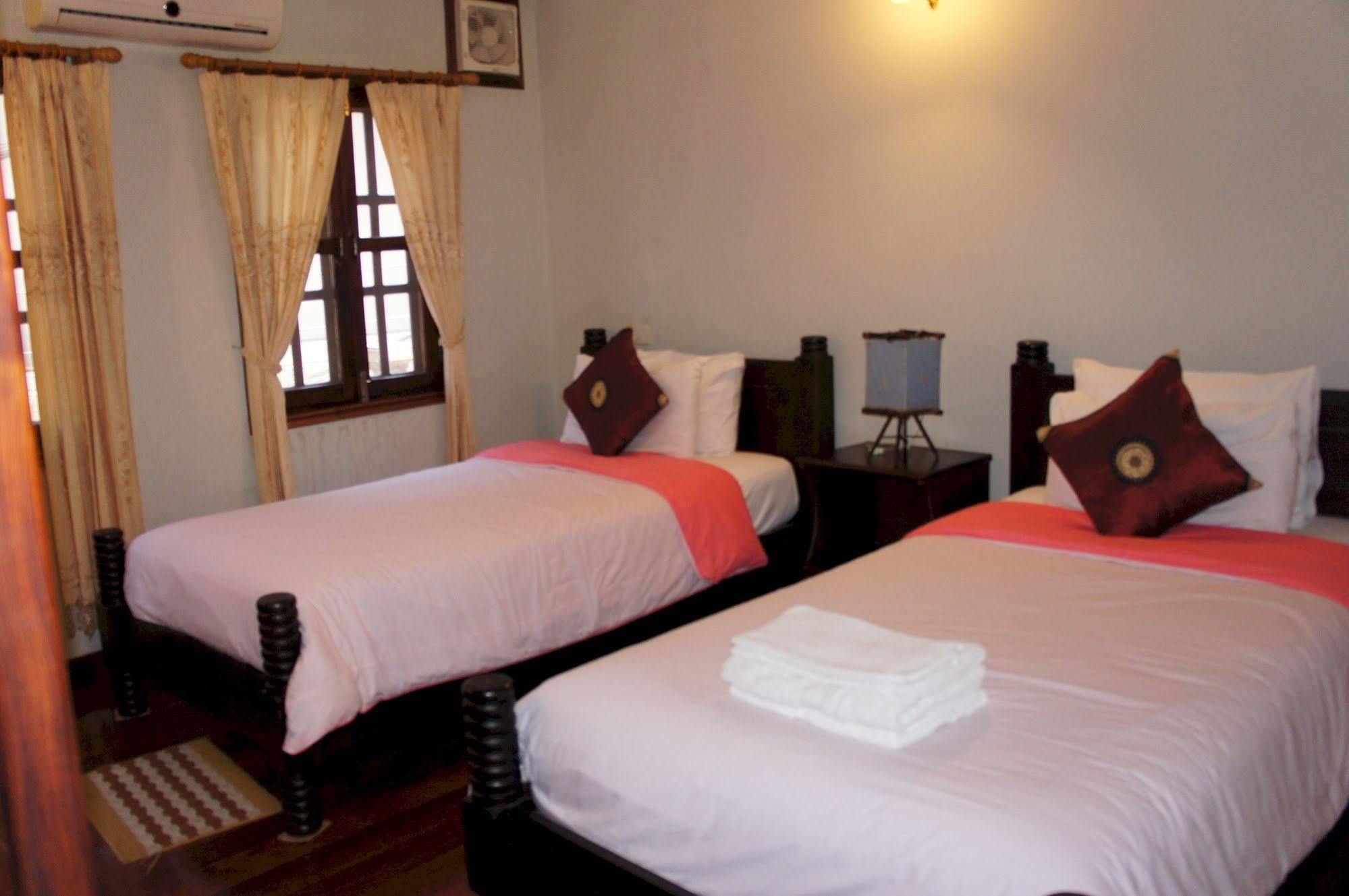 Phounsab Guesthouse Luang Prabang Esterno foto