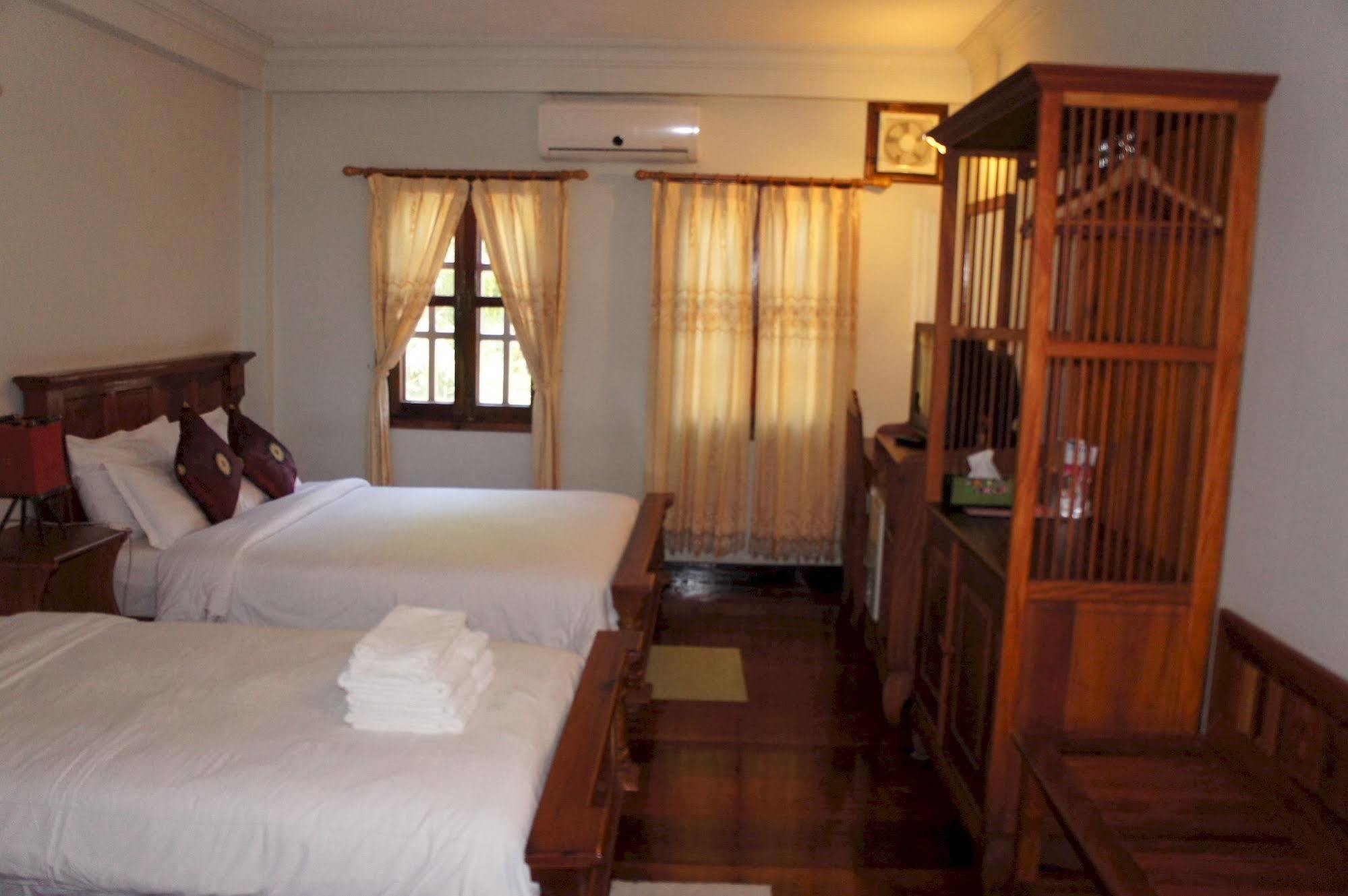 Phounsab Guesthouse Luang Prabang Esterno foto