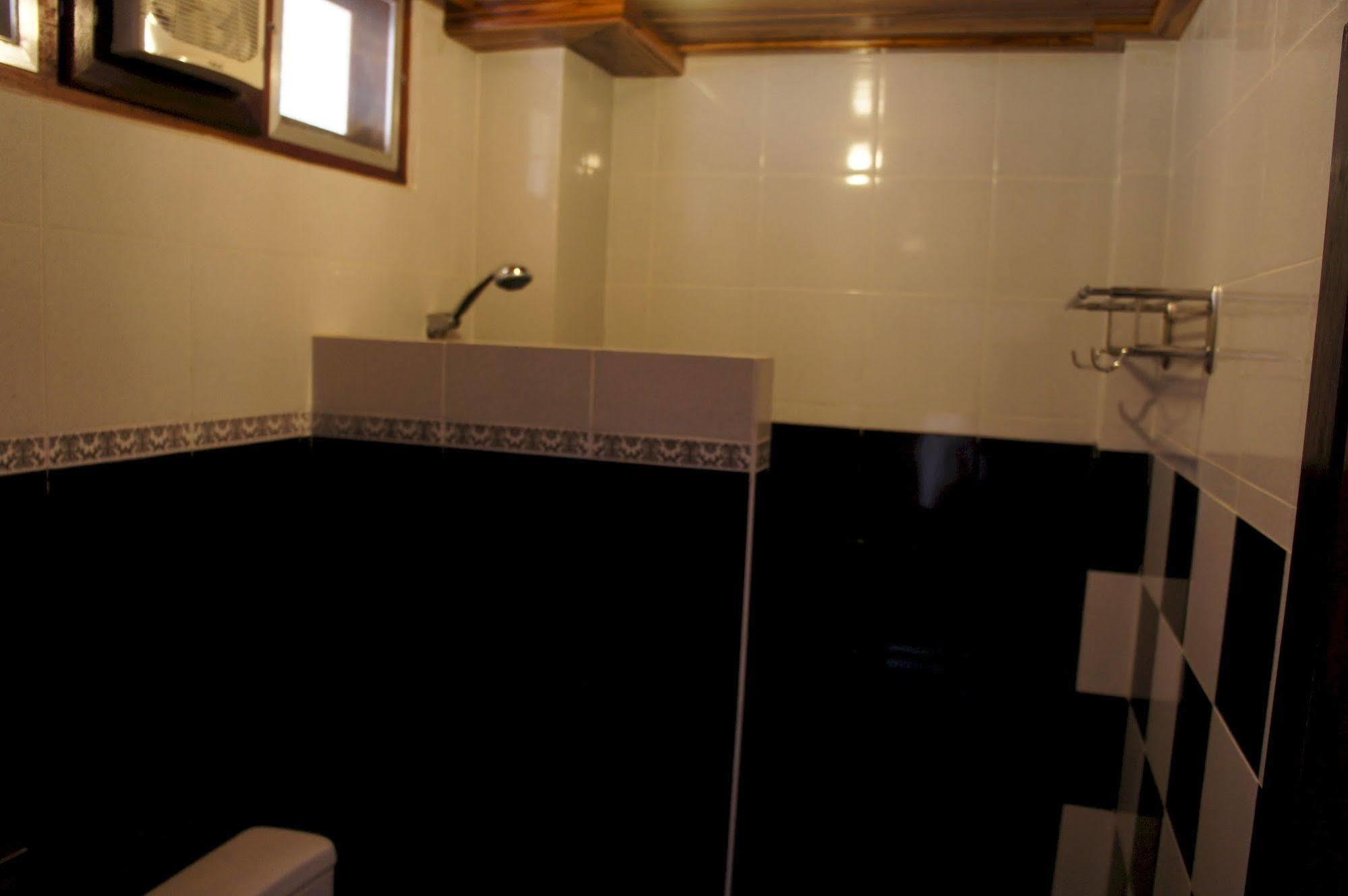 Phounsab Guesthouse Luang Prabang Esterno foto